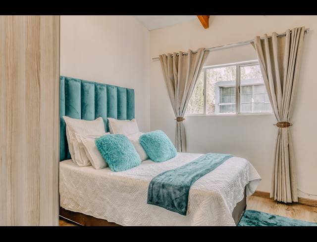 5 BEDROOM HOUSE TO LET IN RIVONIA